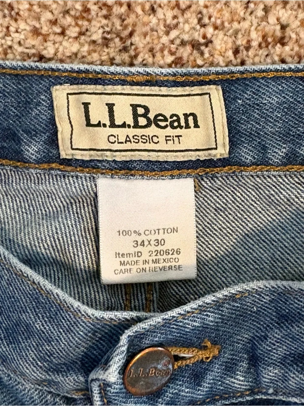 Mens LL BEAN classic fit Blue jeans straight leg (34 x 30)
